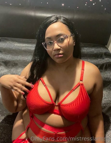 mistresslarissa model adult photo
