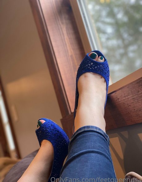 clovers photos model nude pictures