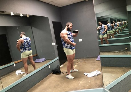 beefybull adult model photos