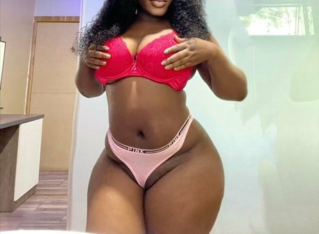 duobella model nudes image