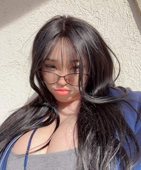 Aliyah Delaney art actress photo