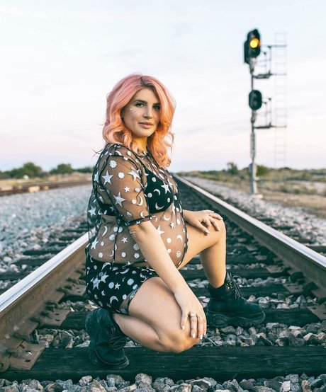 Mr Kate free star pic