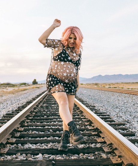 Mr Kate exclusive actress pics