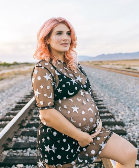 Mr Kate model best pics