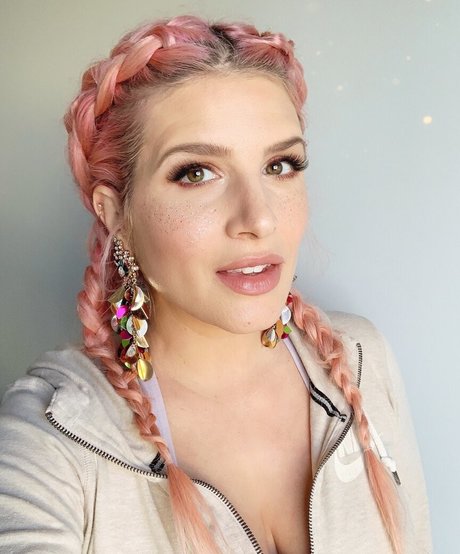 Mr Kate model perfect pic