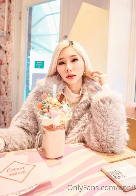 Apr il star high quality photo