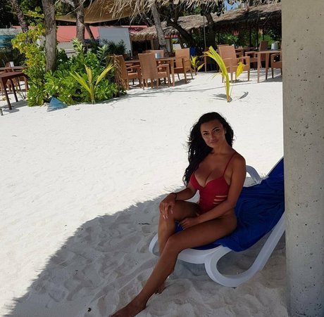 Lupulescu P model hot pictures