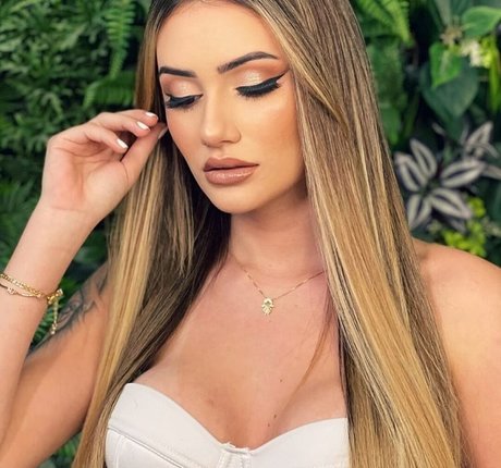 Vivi Marcon porn model photos