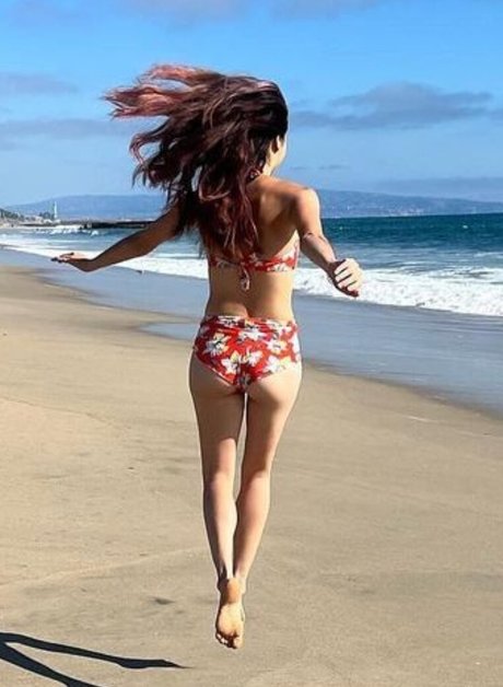 Xyla Foxlin star top pic