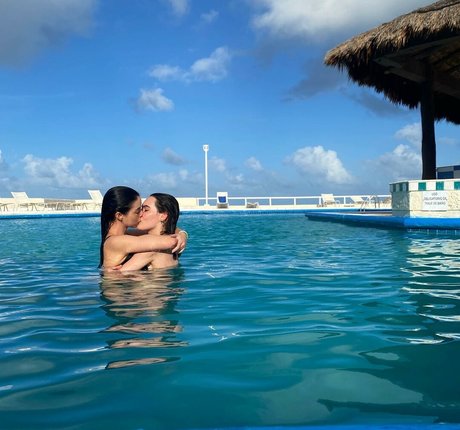 Adelaide Kane star hd pictures