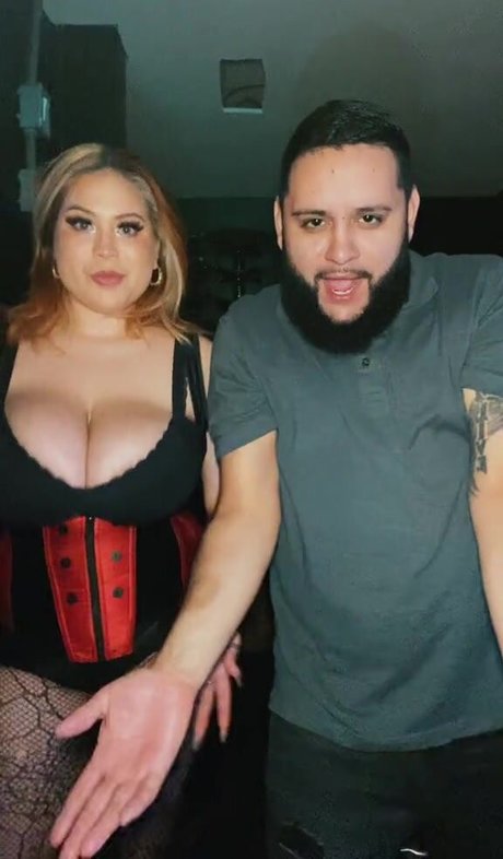 Sheila L model art gallery