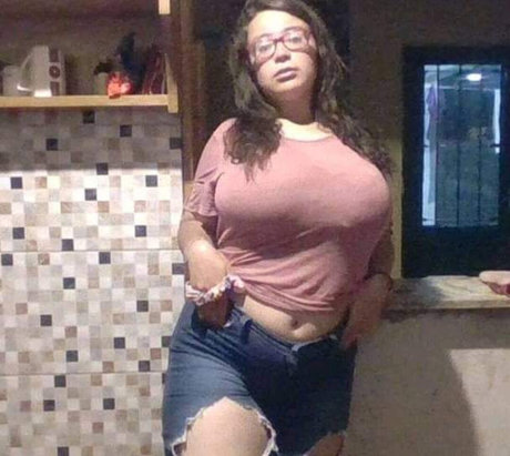 Abigail Ferreira high quality star gallery