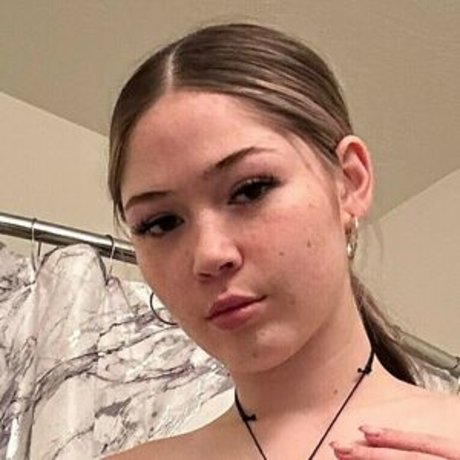 Marley Roze model adult pictures