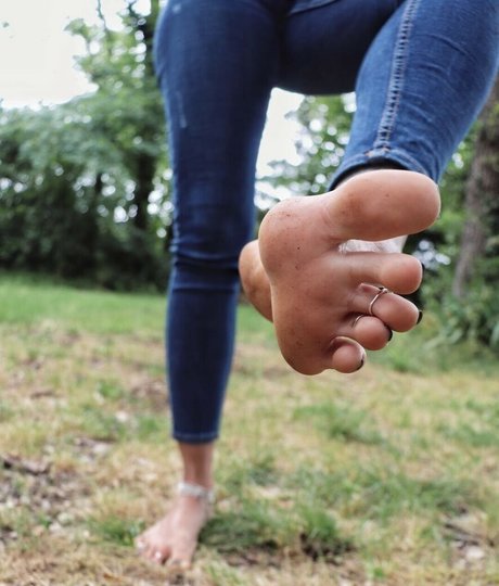 Mariefrenchgirlfeet model sex image
