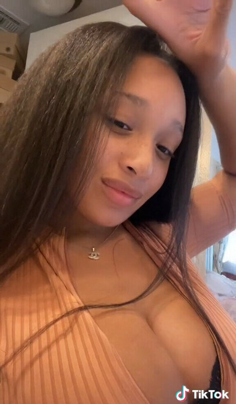 Lexxiibaebie pornstar top images