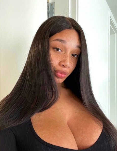 Lexxiibaebie sex model picture