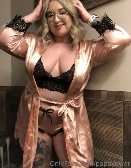 papayawar model beautiful images