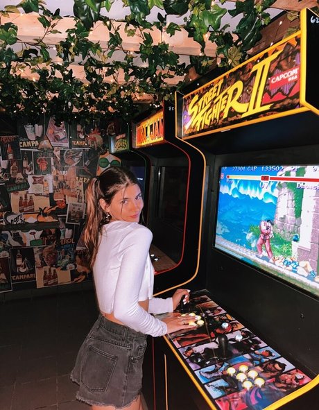 Bblovez model top img