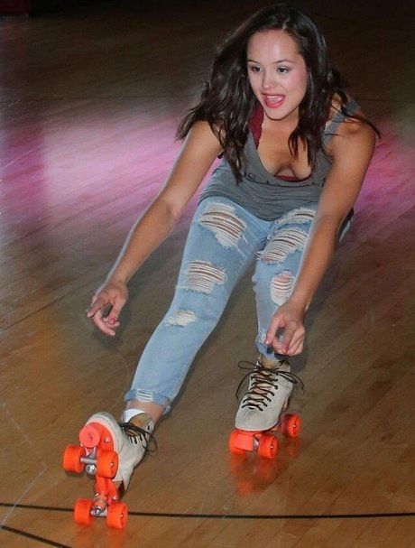 Hayley Orrantia sex pornstar img