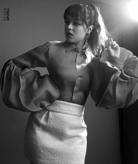 Hayley Orrantia free pornstar images