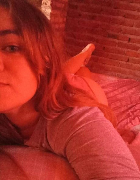 Jovencita Pulposa hot model photo