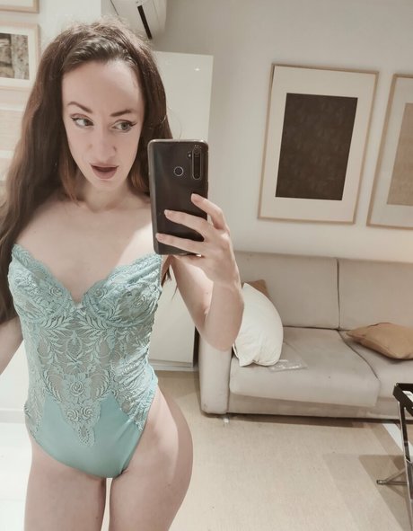 ass doll model pretty actress pic