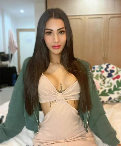 aummyamyladyboy exclusive model pic