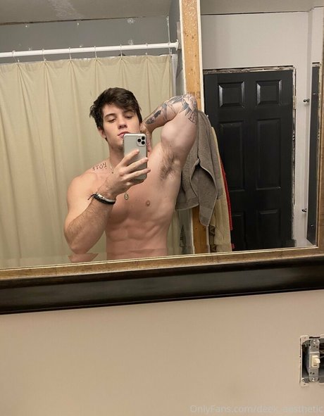 deek aesthetic hd model photo