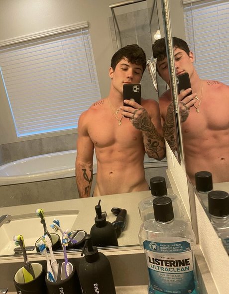 deek aesthetic xxx pornstar picture