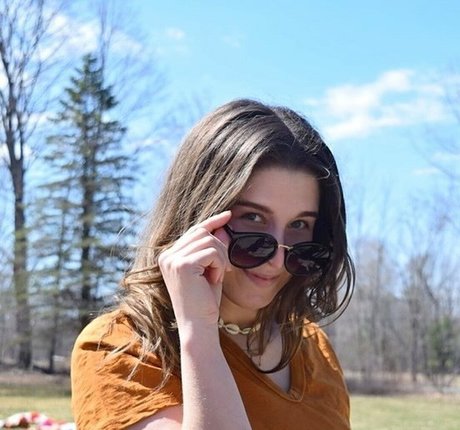 this cake art model pic