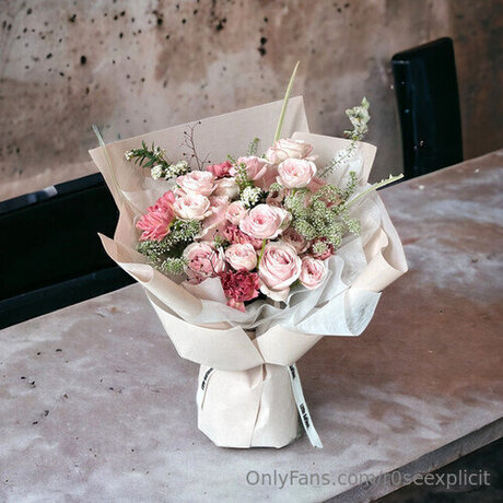 r0seexplicit naked actress archive