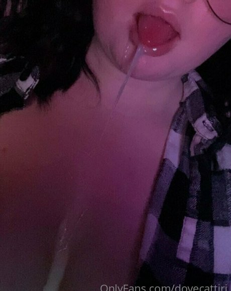 dovecattiri pretty actress image