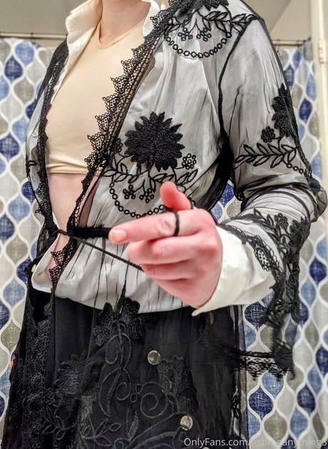 ashmeanything3 sex model picture