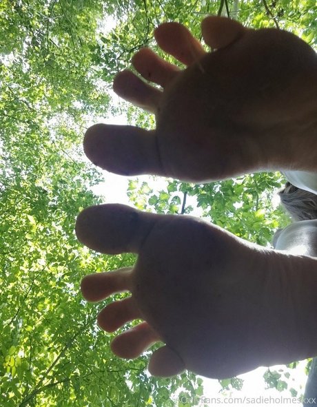 sadieholmesxxx model naked galleries