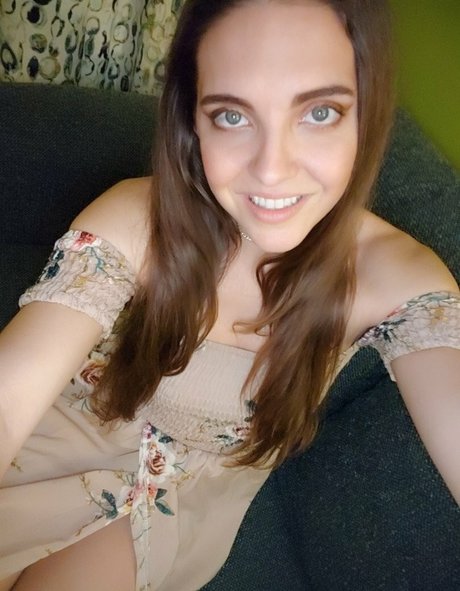 sadieholmesxxx sex model photos