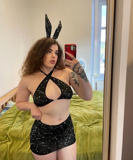 hipthrustqueen pornstar nude image