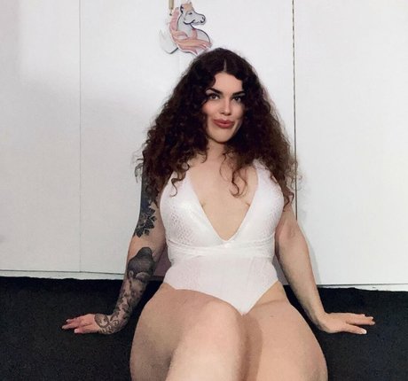 hipthrustqueen sexy star photos