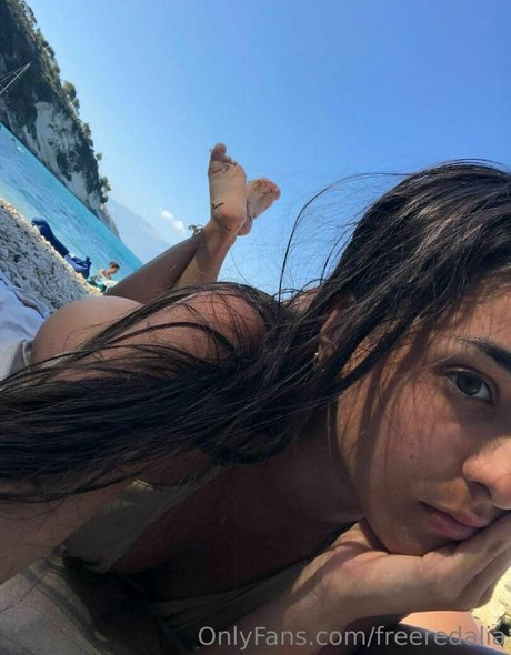 freeredalia sexy actress photo