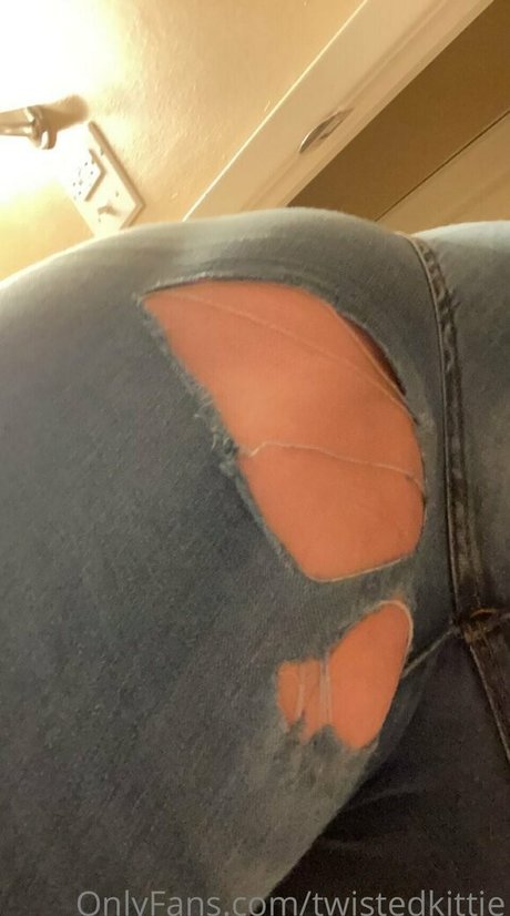 twistedkittie model adult photo
