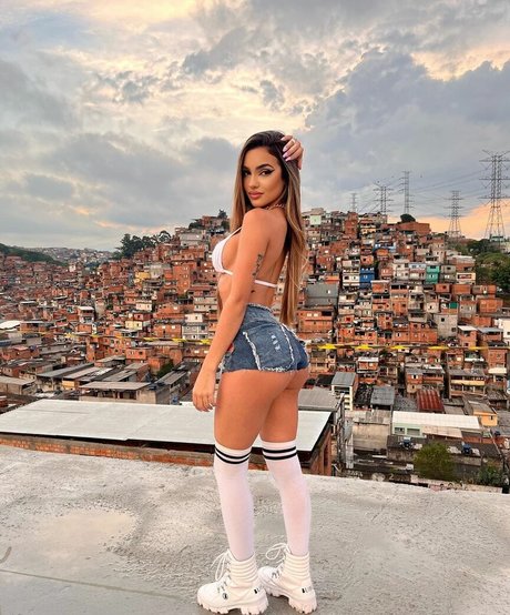 Larissa Ribas pornstar sexy pictures