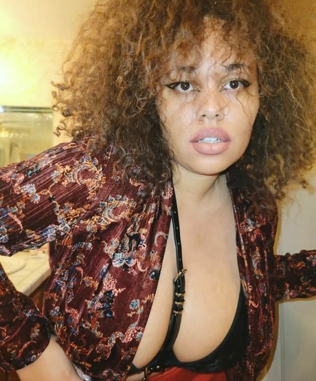 Sharlettewitch star sexy image