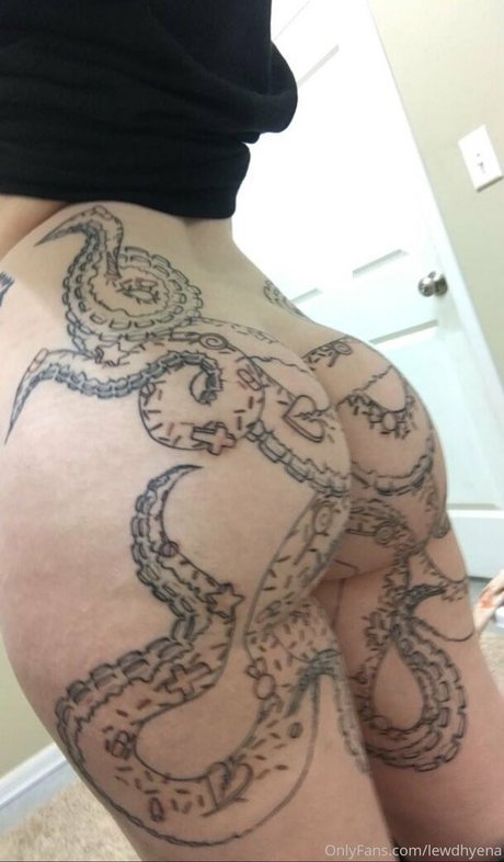 lewdhyena xxx pornstar pic