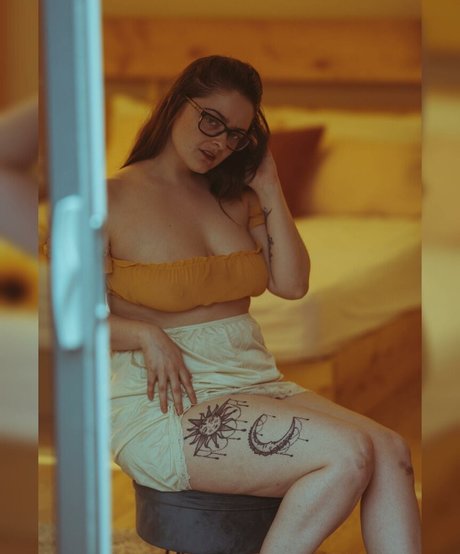 SarahCJB free actress archive