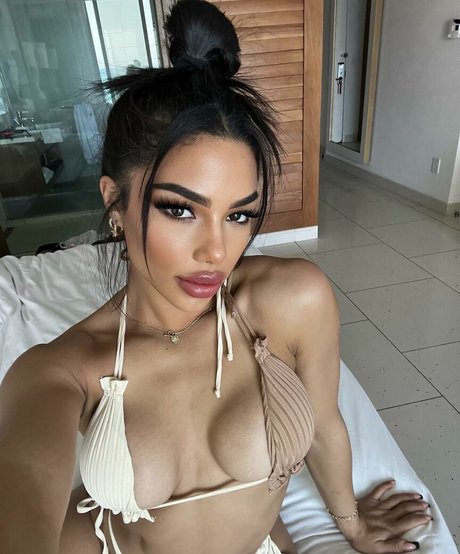 Keahla White pornstar naked gallery