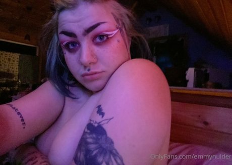 emmyhulder nude model photo