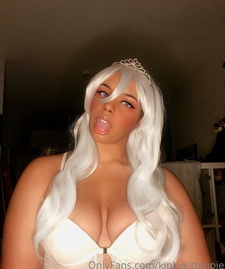 kinkykittenpie hot model pic
