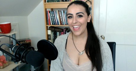 Alliebeemac free actress images