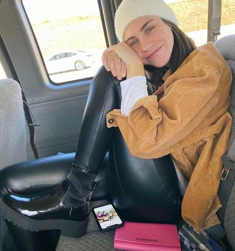 Kelsey Kreppel model beautiful pics