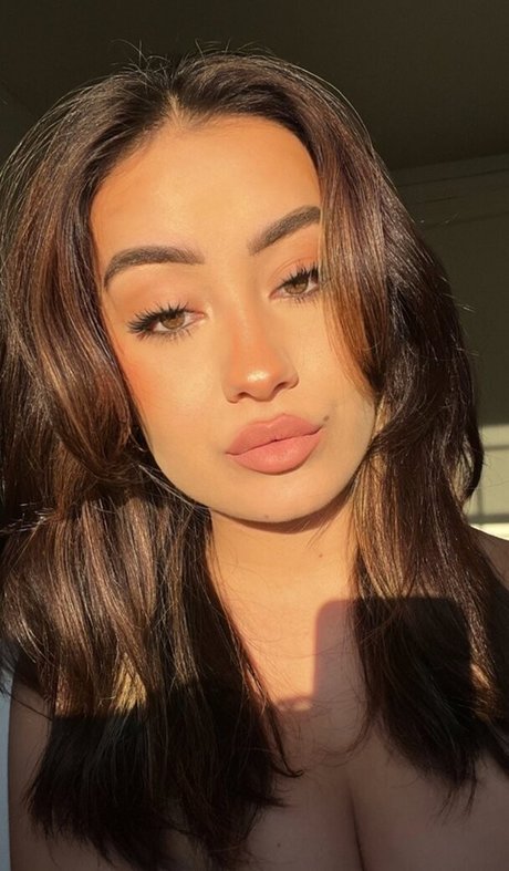 Marina Rivers model hd photos