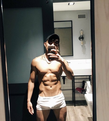 prettyboyaedan model pic